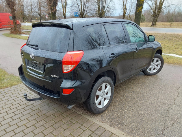 Toyota RAV4 2.2D4D 100kW4X4 Executive04.09` - attēls 2