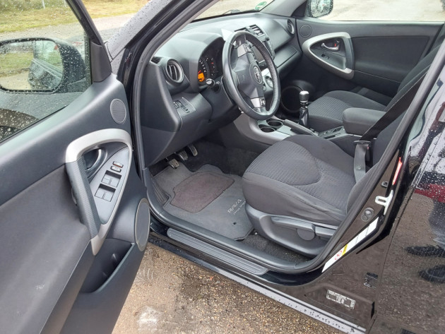 Toyota RAV4 2.2D4D 100kW4X4 Executive04.09` - attēls 11