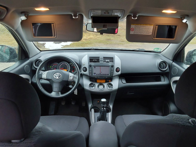 Toyota RAV4 2.2D4D 100kW4X4 Executive04.09` - attēls 12