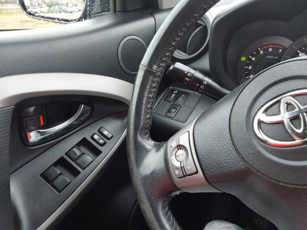 Toyota RAV4 2.2D4D 100kW4X4 Executive04.09` - attēls 13