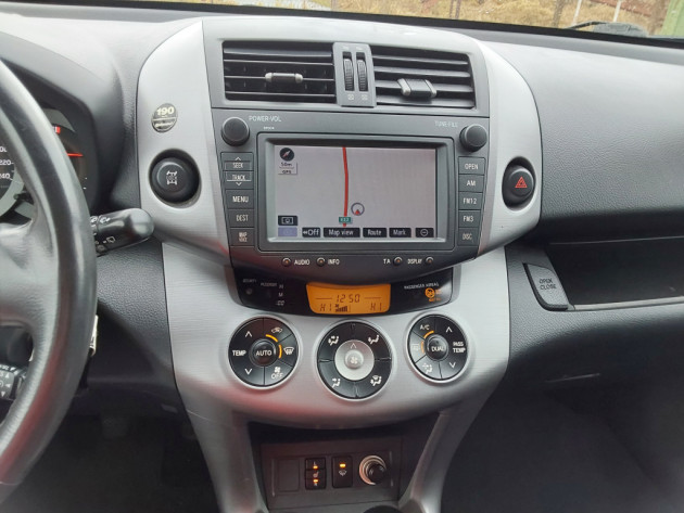 Toyota RAV4 2.2D4D 100kW4X4 Executive04.09` - attēls 22