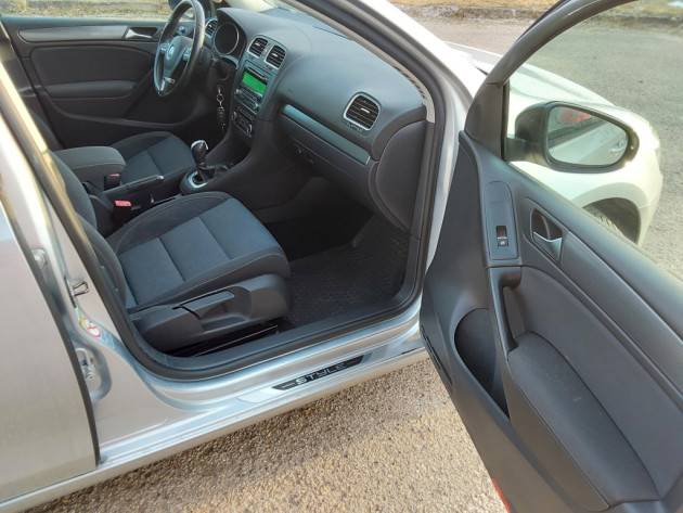 VW Golf VI 1.6TDi automatic,Style,5d,02.12` - attēls 20