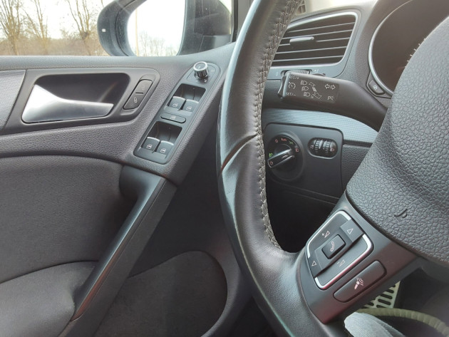 VW Golf VI 1.6TDi automatic,Style,5d,02.12` - attēls 15