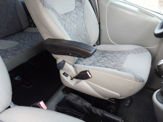 Opel Vivaro 1.9CDTi 74kw,8 v.07.04` - attēls 11