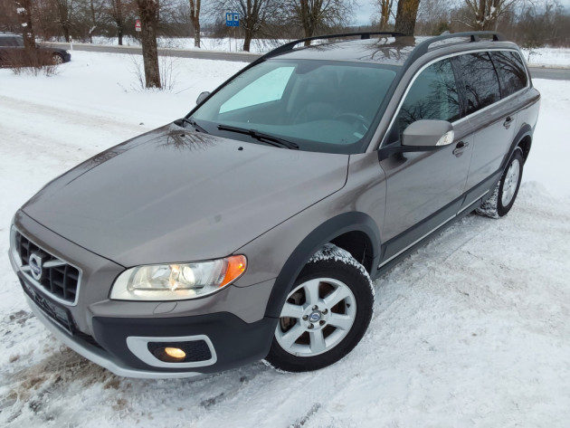 Volvo XC70 2.4D5 Summum 151kw,4X4,01.10` - attēls 1