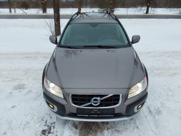 Volvo XC70 2.4D5 Summum 151kw,4X4,01.10` - attēls 5