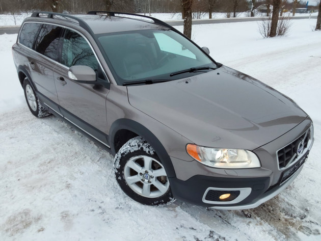 Volvo XC70 2.4D5 Summum 151kw,4X4,01.10` - attēls 3