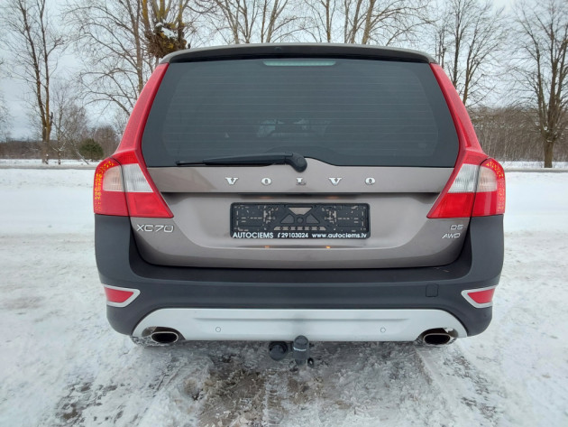 Volvo XC70 2.4D5 Summum 151kw,4X4,01.10` - attēls 8