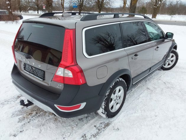 Volvo XC70 2.4D5 Summum 151kw,4X4,01.10` - attēls 2