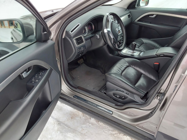 Volvo XC70 2.4D5 Summum 151kw,4X4,01.10` - attēls 12