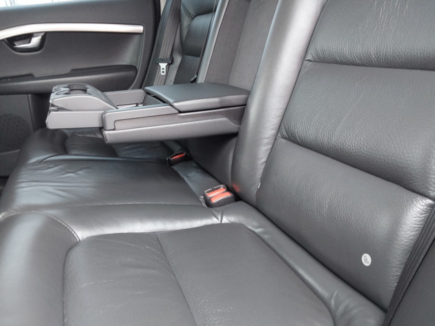 Volvo XC70 2.4D5 Summum 151kw,4X4,01.10` - attēls 23
