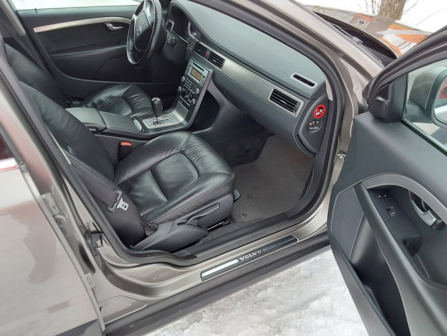Volvo XC70 2.4D5 Summum 151kw,4X4,01.10` - attēls 19