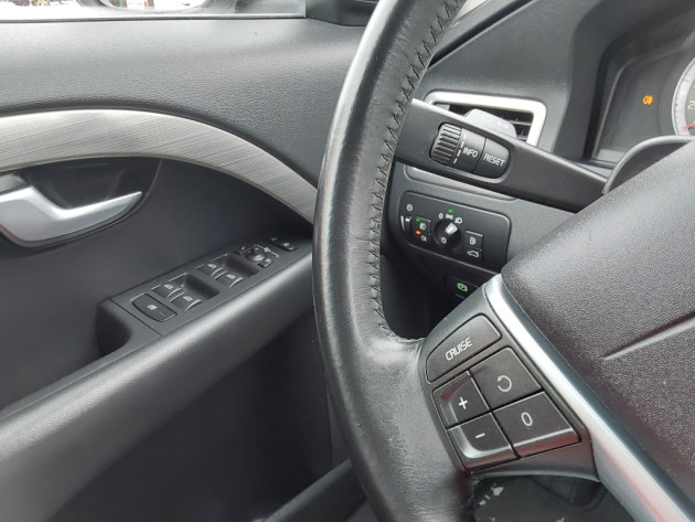 Volvo XC70 2.4D5 Summum 151kw,4X4,01.10` - attēls 14