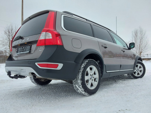 Volvo XC70 2.4D5 Summum 151kw,4X4,01.10` - attēls 31