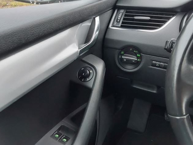 Skoda Octavia 2.0TDi 110kw,6ātr.02.14` - attēls 14
