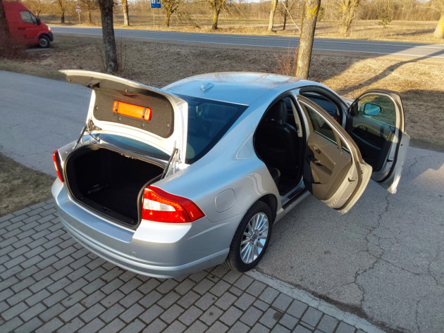 Volvo S80 2.4D5 Summum autom.04.08` - attēls 9
