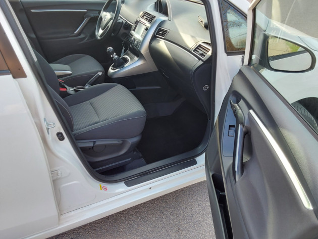 Toyota Verso 1.6D4D 82kw 6ātr.,12.14` - attēls 26