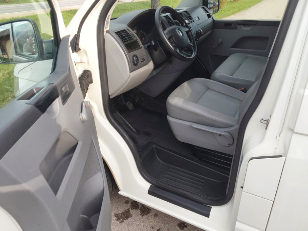 VW Caravelle1.9TDi,9v.,09.09` - attēls 10