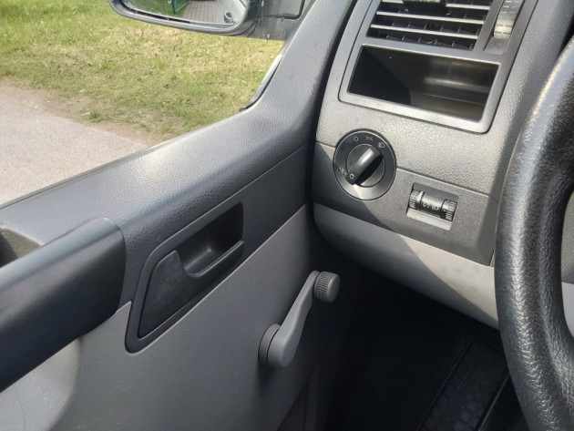 VW Caravelle1.9TDi,9v.,09.09` - attēls 12