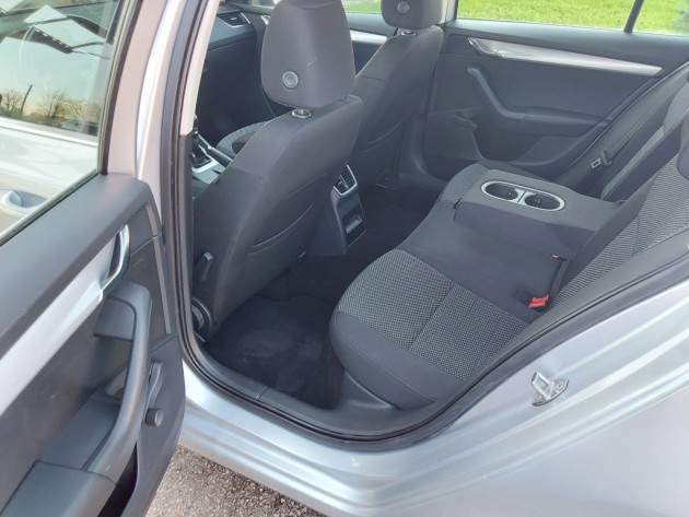 Skoda Octavia 2.0TDi 110kw,6ātr.02.14` - attēls 25