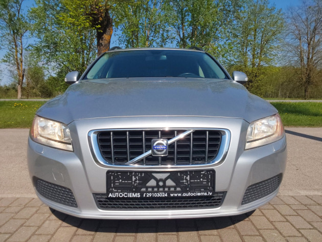 Volvo V70 2.4D5 Momentum,6ātr.,12.07` - attēls 10