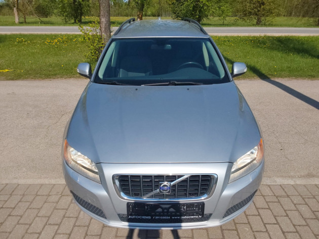Volvo V70 2.4D5 Momentum,6ātr.,12.07` - attēls 5