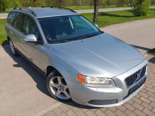 Volvo V70 2.4D5 Momentum,6ātr.,12.07` - attēls 1