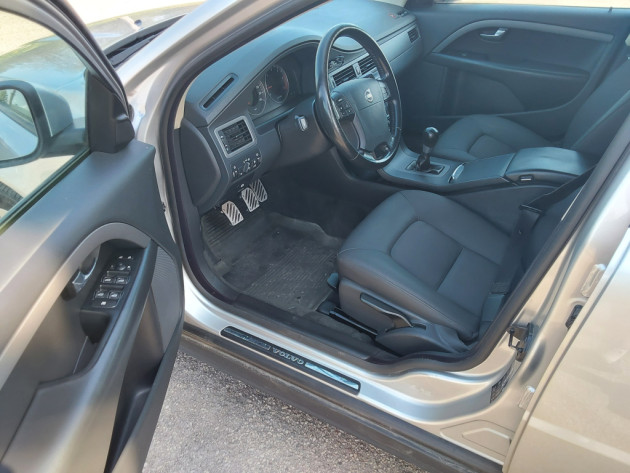 Volvo V70 2.4D5 Momentum,6ātr.,12.07` - attēls 12