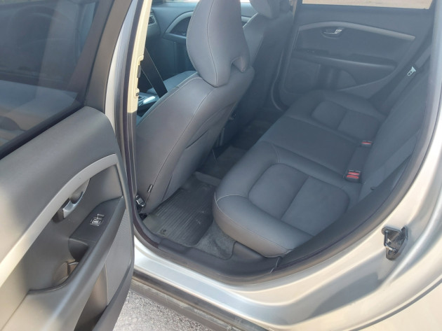 Volvo V70 2.4D5 Momentum,6ātr.,12.07` - attēls 22