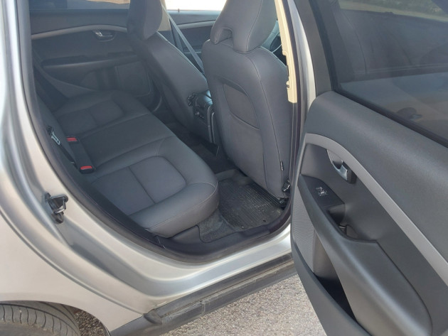 Volvo V70 2.4D5 Momentum,6ātr.,12.07` - attēls 19