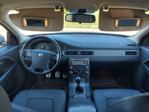 Volvo V70 2.4D5 Momentum,6ātr.,12.07` - attēls 15