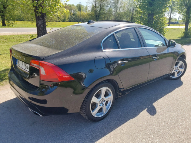 Volvo S60,automāts,2.5i184kw 2014g - attēls 2