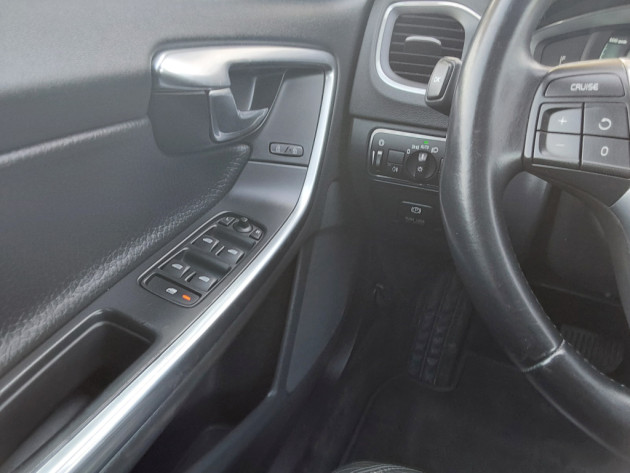 Volvo S60,automāts,2.5i184kw 2014g - attēls 14
