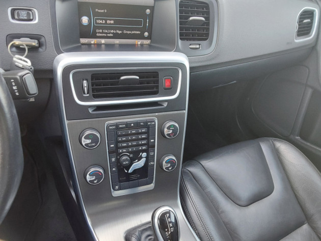 Volvo S60,automāts,2.5i184kw 2014g - attēls 15