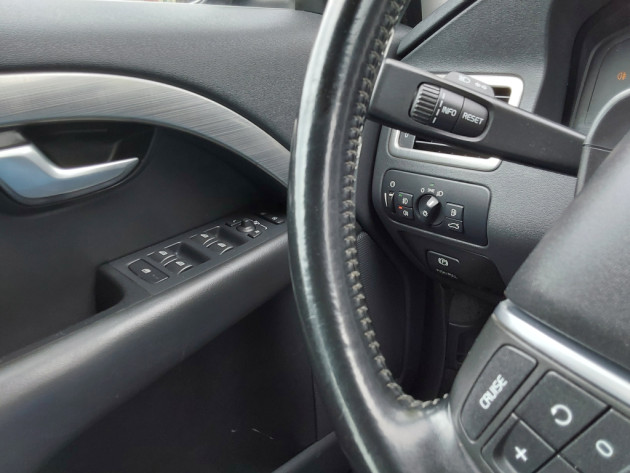 Volvo V70 2.4D5 Automatic 12.09` - attēls 14