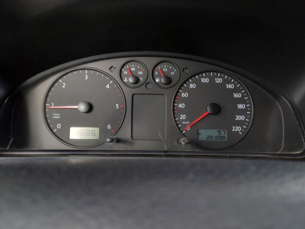 VW T5 1.9TDi 75kw,6vietas,kravas 05.07` - attēls 22