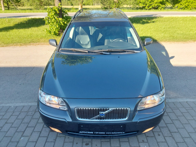 Volvo V70 2.4D5 120kw autom,03.06` - attēls 8