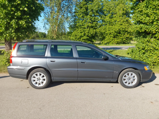 Volvo V70 2.4D5 120kw autom,03.06` - attēls 10