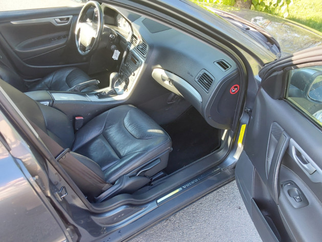 Volvo V70 2.4D5 120kw autom,03.06` - attēls 18