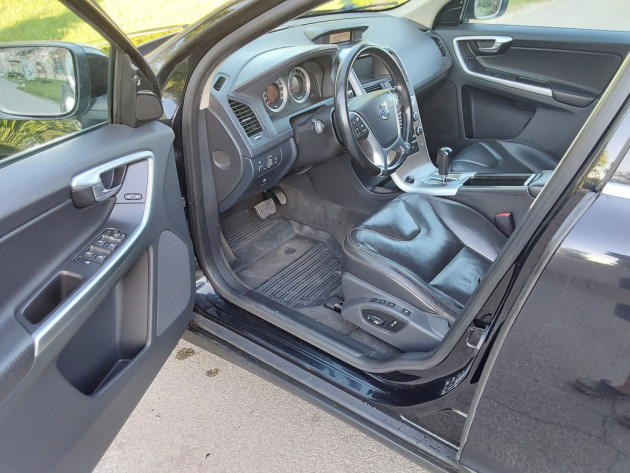 Volvo XC60 2.4D5 151kw,4X4,autom.07.10` - attēls 10