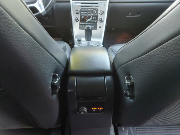 Volvo XC60 2.4D5 151kw,4X4,autom.07.10` - attēls 21