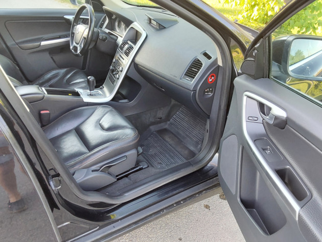 Volvo XC60 2.4D5 151kw,4X4,autom.07.10` - attēls 18