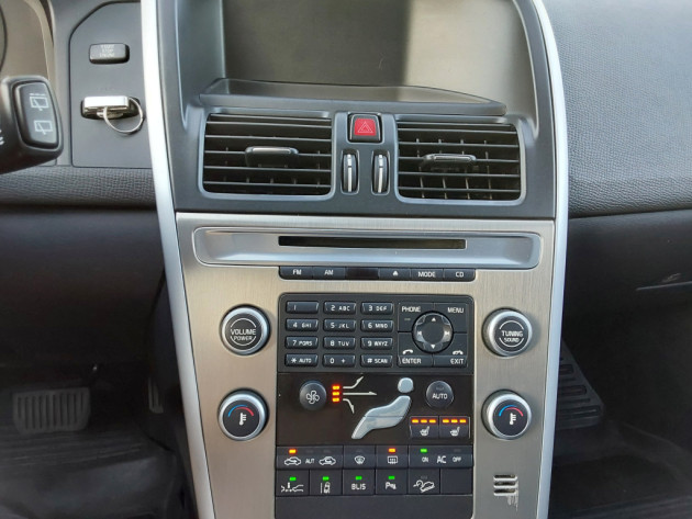 Volvo XC60 2.4D5 151kw,4X4,autom.07.10` - attēls 12