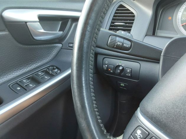 Volvo XC60 2.4D5 151kw,4X4,autom.07.10` - attēls 14