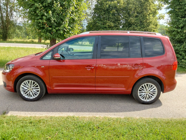 VW Touran 1.6TDi CUP 77kw 11.14` - attēls 9