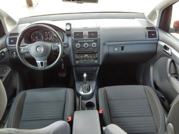 VW Touran 1.6TDi CUP 77kw 11.14` - attēls 12