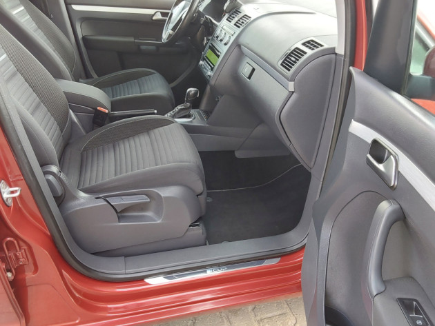 VW Touran 1.6TDi CUP 77kw 11.14` - attēls 23