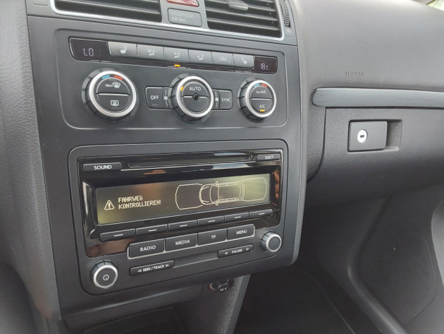 VW Touran 1.6TDi CUP 77kw 11.14` - attēls 17