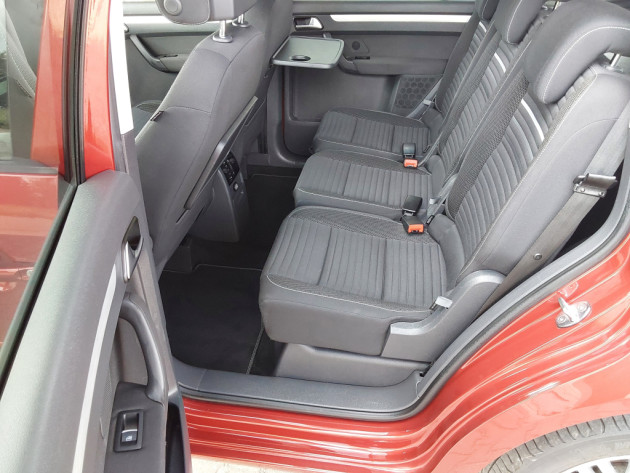 VW Touran 1.6TDi CUP 77kw 11.14` - attēls 29