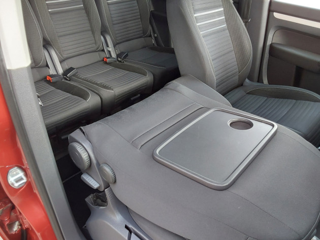 VW Touran 1.6TDi CUP 77kw 11.14` - attēls 28